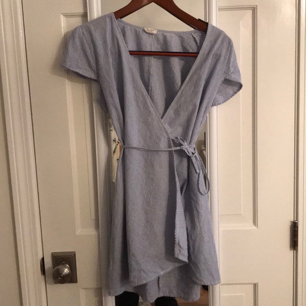 Brandy Melville seersucker wrap dress